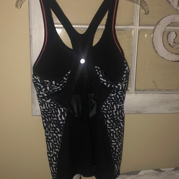 Lululemon Athletica Tank EUC - Picture 3 of 8